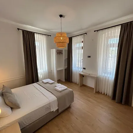 La Luna Nueva Hotel