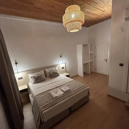 La Luna Nueva Hotel *