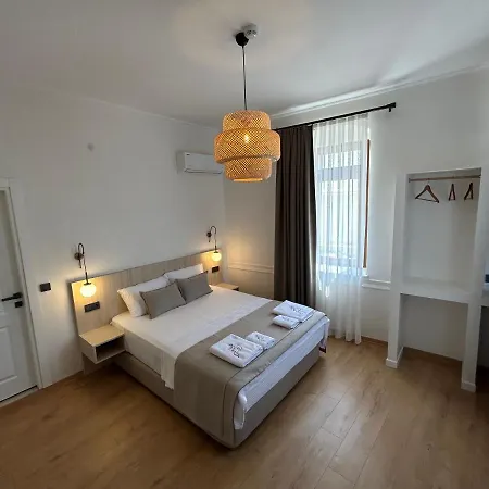 La Luna Nueva Hotel