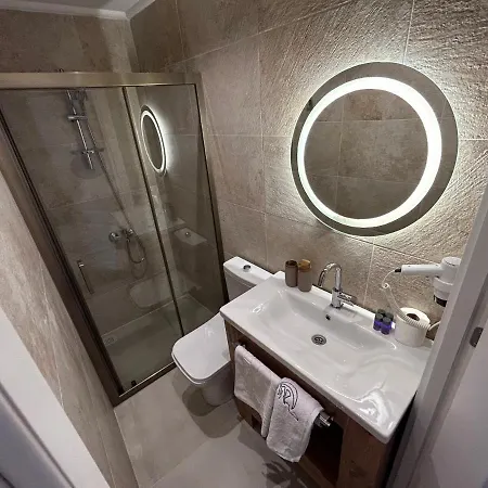 La Luna Nueva Otel *
